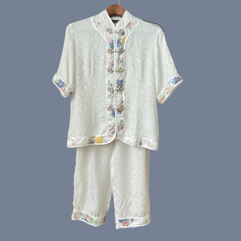 Traditional Chinese 100% Silk 2-Piece Pajama Set Floral Frog Closure